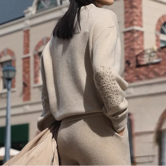 Unisex 100% cashmere crew neck sweater size M